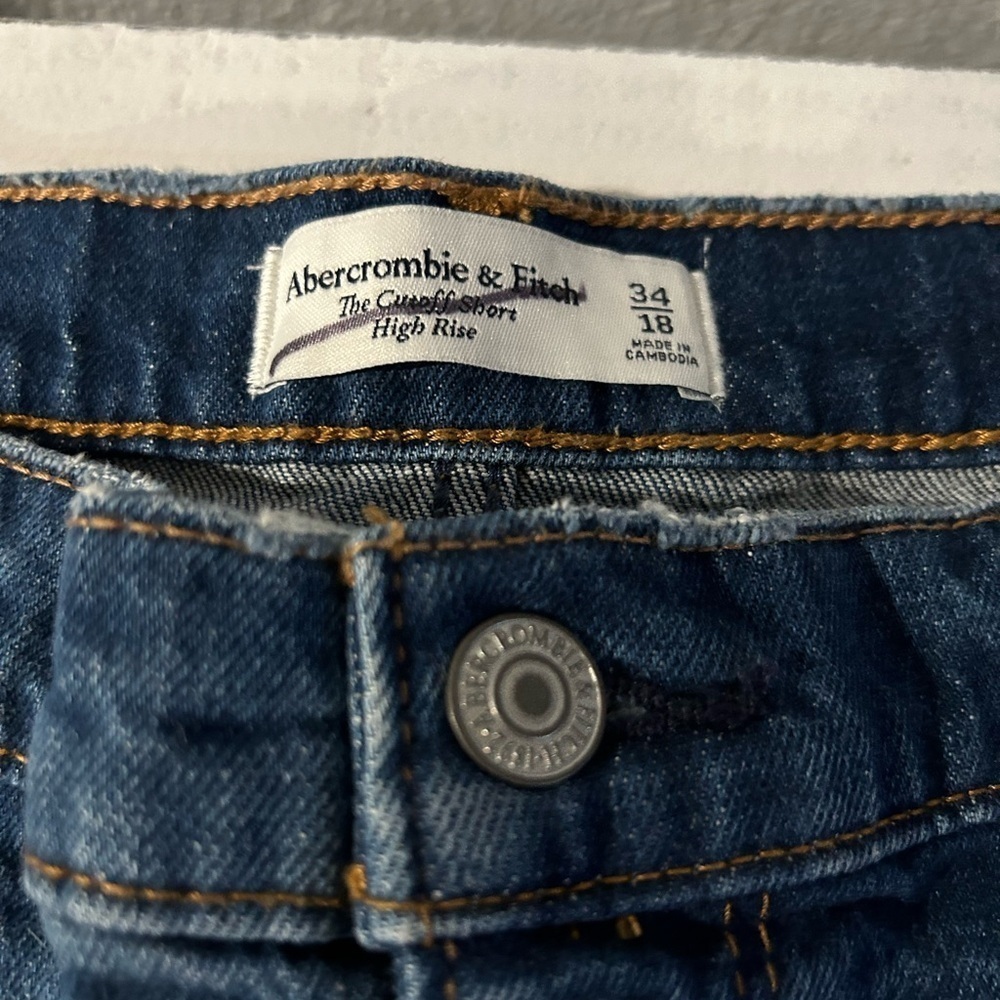 ABERCROMBIE & FITCH High Rise Mom Denim Raw Hem Shorts Size 34/18 Baddie Short - Picture 10 of 11